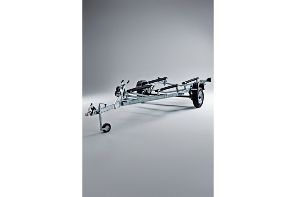 Усиленный лодочный прицеп Тактика 500 - Надежный транспорт для катеров и яхт Усиленный лодочный прицеп Тактика 500 - Надежный транспорт для катеров и яхт