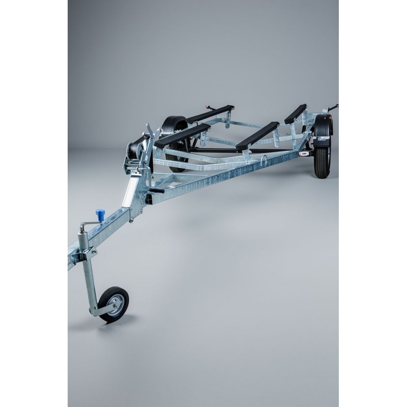 Усиленный лодочный прицеп Тактика 500 - Надежный транспорт для катеров и яхт Усиленный лодочный прицеп Тактика 500 - Надежный транспорт для катеров и яхт