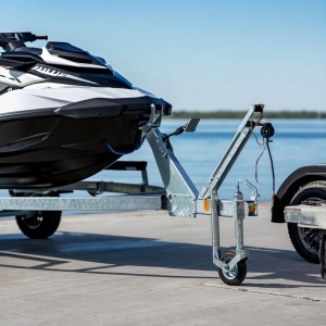 Лодочный прицеп Тактика 500 для гидроциклов – надежность и удобство в каждой детали!