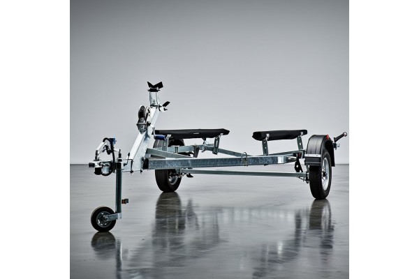 Лодочный прицеп Тактика 500 для гидроциклов – надежность и удобство в каждой детали! Лодочный прицеп Тактика 500 для гидроциклов – надежность и удобство в каждой детали!
