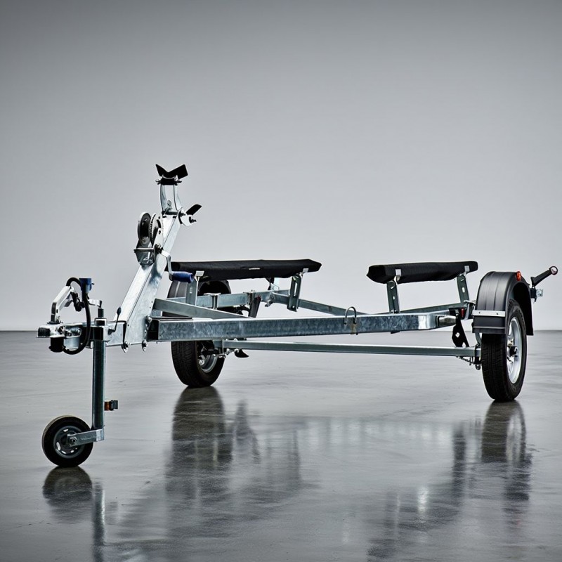 Лодочный прицеп Тактика 500 для гидроциклов – надежность и удобство в каждой детали! Лодочный прицеп Тактика 500 для гидроциклов – надежность и удобство в каждой детали!