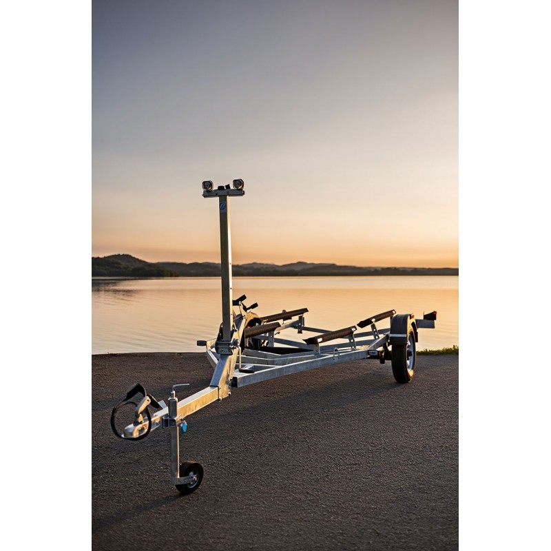 Усиленный лодочный прицеп Тактика 500 для гидроциклов – Надежность и Удобство в Каждой Поездке! Усиленный лодочный прицеп Тактика 500 для гидроциклов – Надежность и Удобство в Каждой Поездке!