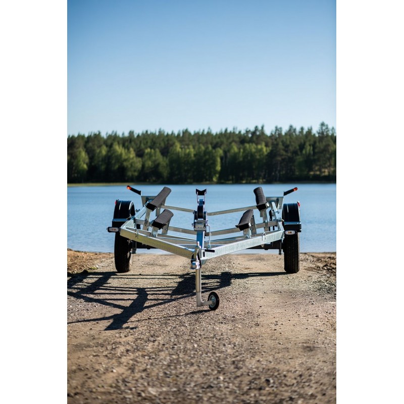 Усиленный прицеп Тактика 500: Идеальное решение для ваших алюминиевых лодок Усиленный прицеп Тактика 500: Идеальное решение для ваших алюминиевых лодок