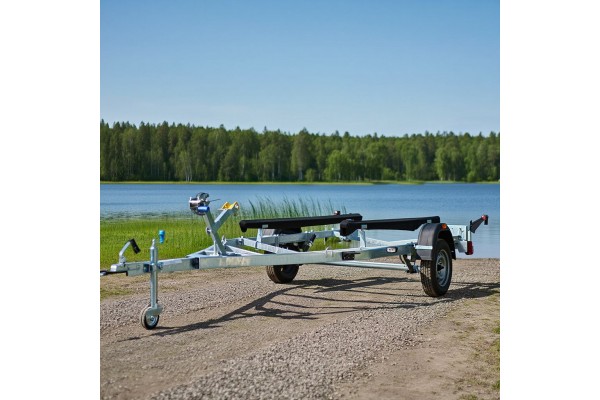 Лодочный прицеп Тактика 440 для легкового автомобиля - идеальное решение для активного отдыха! Лодочный прицеп Тактика 440 для легкового автомобиля - идеальное решение для активного отдыха!
