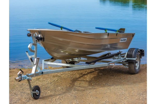 Усиленный лодочный прицеп Тактика 500 для лодок Вятка‑Профи Усиленный лодочный прицеп Тактика 500 для лодок Вятка‑Профи