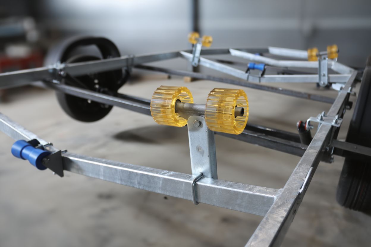 Регулировка роликов лодочного прицепа